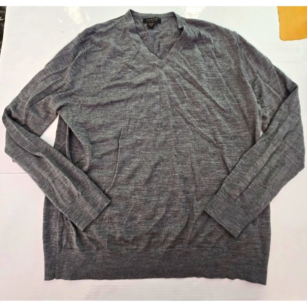 Banana Republic Men XL 100% Merino Wool Sweater Gray V Neck Extra Fine